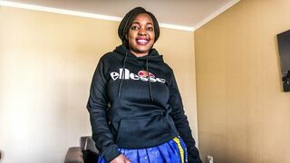 Barna koleszos gádzsi munkát keres a tanulmányaihoz