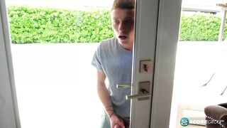 Bájos 40-es sierra megdugja a tini kukkolót