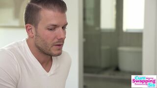 Kinky Katie Kush és forró Leana Lovings telelövellve rágós facialsben