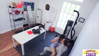 Kylie Rocket önbizalom-löketre vágyik, amit csak Bruce Venture kolosszális faszával tud megadni - 2. évad 3. rész