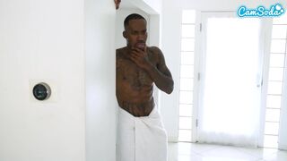 Tetkós nevelő anya brutális kupakolása bazinagy faszszal, míg férje kolosszális fekete farkossal szórakozik