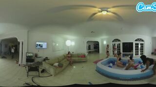 Forró tinédzser latinák olajos lesbi birkózása nagyméretű popsikás nevelő testvéreikkel vr-ben