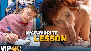 Korosodó orosz pornósztár élvezi az anal hármast tinédzser farkakkal