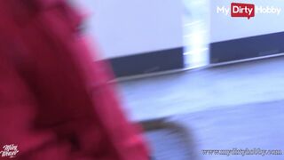 Parkolóban nyilvános pásztoróra és spriccelős élvezet