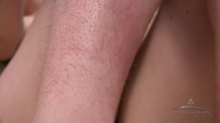 Skyler szőrös testét kedveli – forró tinédzser maszti