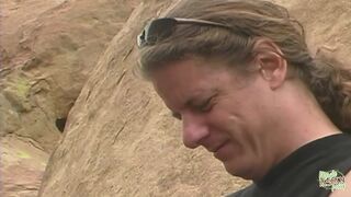 Kint a szabadban a vad ázsiai kisasszony fehér bájdorongot szívat magára