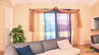 Vonzó alexia nicole interjút ad, mielőtt farkára ugrana és cum-mal borítanák be