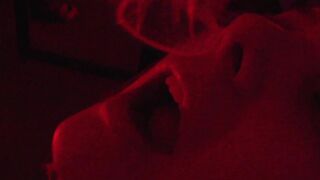 Az amatőr kishölgy megkötözve és keményen megrakva