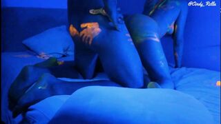 Uv fény alatt színes kacsa & szemetes pásztoróra