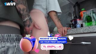 Kollégiumi szomszéd kiscsaj fenekét lube nélkül megbassza egy nagy káró