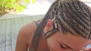 A szépség csábított engem a strandon, aztán meztelenül jött a villámba orálozni