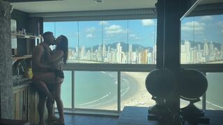 Milliomos megmutatta, milyen jól basz, és telelövi a farkát élvezettel