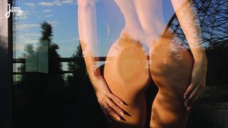 Bűbájos popós világos szőke Larajuicy egész nap a punciját bassza