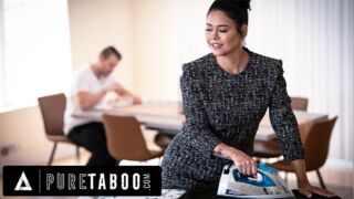 Fullos MILF csábítja el a gyászoló mostohafiát a Pure Taboo legújabb videójában