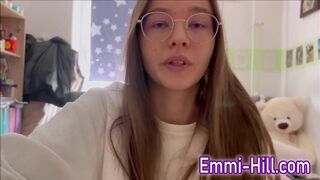 Tinédzser céda keményen ujjazza magát és spriccel!