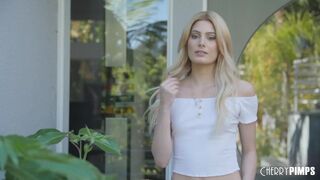 Karcsú Világos Szőke Csinos Lovagol Keményen a Cherry Pimps Stúdióban